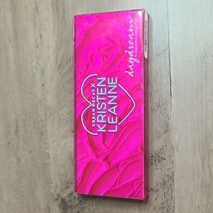 NIB Daydreams eyeshadow palette by Urban Decay, never used